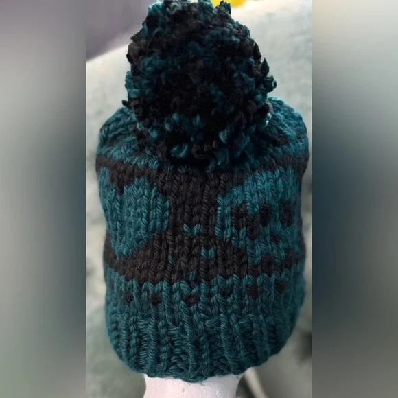 Handmade Hand Crafted Adult Knit Skull and Heart hat black and teal - Picture 4 of 7